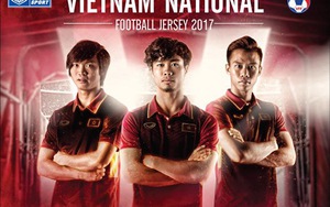 Công Phượng và Ngọc Hải chất với áo đấu mới của tuyển Việt Nam, đội Công Vinh tậu được Việt kiều