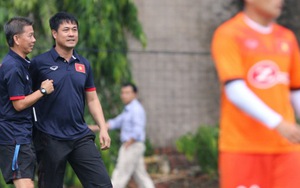 Ông Hoàng Anh Tuấn lại làm trợ lý cho Hữu Thắng, HLV Honduras hết lời khen Quang Hải