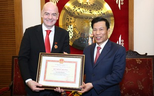 Chủ tịch FIFA ấn tượng với U23 Việt Nam