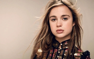 'Thành viên đẹp nhất Hoàng gia Anh': Phá vỡ mọi rào cản để toả sáng trên sàn diễn