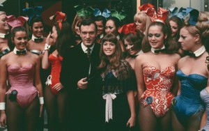 Tranh cãi bất tận về Hugh Hefner: Lật lại cổ tích về ông chủ 'Playboy'