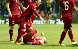 VIDEO Thái Lan 0-1 Việt Nam: Công Phượng bị đá vào chỗ hiểm nhưng không chấn thương