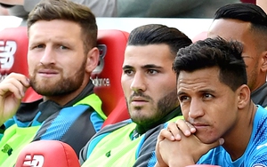 Vì sao Kolasinac mất chỗ ở Arsenal?