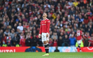 Ngày MU quỳ gối ở Old Trafford