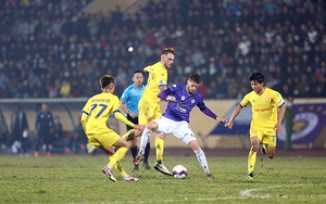 Bóng đá Việt Nam nhìn từ hành động 'quay xe'