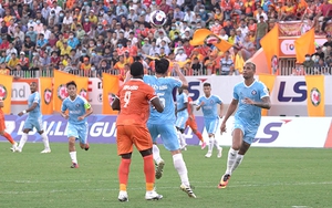 Bóng lăn tuần qua: Không có sẵn con đường