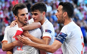 Tây Ban Nha: Tàu lượn siêu tốc của Luis Enique