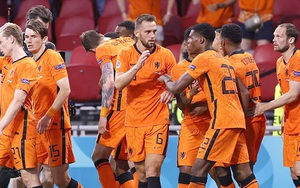 Hà Lan: Thắng trong tranh cãi và âu lo
