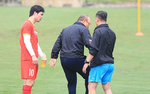 Vì sao HLV Park Hang Seo phải dạy Công Phượng cách di chuyển?