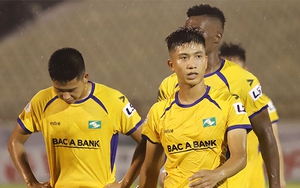 Người quan sát: Gió Lào về sớm…