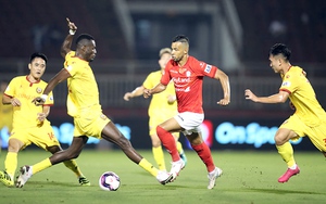 HLV Phạm Minh Đức đổ lỗi trọng tài sau trận thua TP.HCM