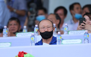 HLV Park Hang Seo chưa kịp mừng đã lo