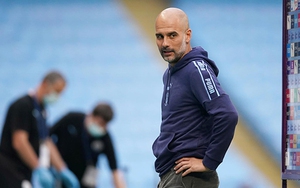 Ngoại hạng Anh vòng 30: Đuổi bắt với cái bóng