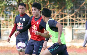 CĐV lo HAGL yếu khi vắng Xuân Trường, Kim Dong Su