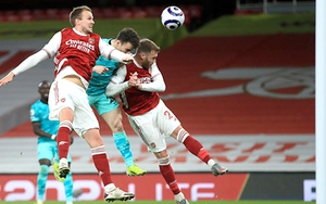 Liverpool, Arsenal: Xong đại chiến, nghĩ về trời Âu