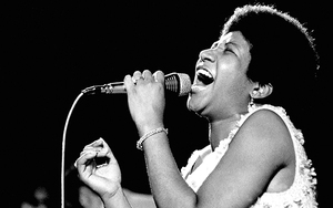 'Respect' của Aretha Franklin: Từ một ca khúc ngổ ngáo thành 'thánh ca' thời đại