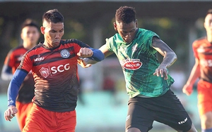 CLB TP.HCM nơm nớp lo vì ngoại binh