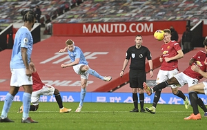 Covid-19, những khán đài trống vắng, và Maradona, Rossi…