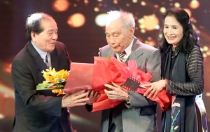 Hoàng Tích Chỉ - Đến các chiến trường để viết kịch bản phim