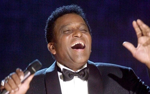 Siêu sao nhạc đồng quê Charley Pride qua đời ở tuổi 86