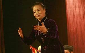 Nghệ sĩ tuồng Mẫn Thu - Vẫn 'Tin ở hoa hồng'