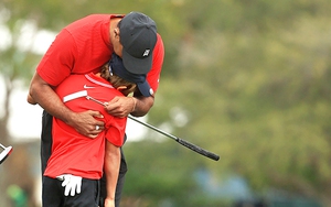 Hổ phụ sinh hổ tử: Cha con nhà Woods trên cùng sân đấu…