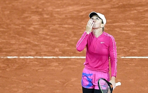 Simona Halep tự tặng mình quà sinh nhật