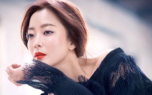 Kim Hee Sun - 'Quốc bảo nhan sắc' Hàn Quốc ở tuổi 43