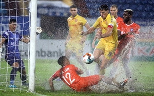 Bóng 'lăn' về với miền Trung