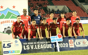 Bầu Đức khiến cầu thủ HAGL khó xử