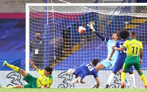 Cuộc đua Top 4 Ngoại hạng Anh: Chelsea gọi, Leicester, MU trả lời thế nào?