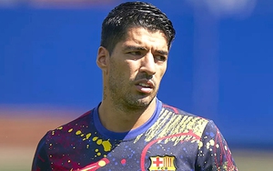 Barca: Làm sao để tiễn Suarez ra khỏi cửa?