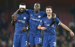 Chelsea đá ba trung vệ: Ý tưởng tốt hay giải pháp nhất thời?