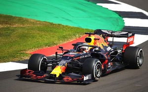 Chặng đua 70 năm kỉ niệm F1: Verstappen lên ngôi, Hamilton hết thiêng ở Silverstone