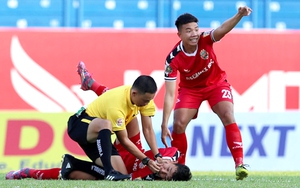 Đá bóng, nghề nguy hiểm