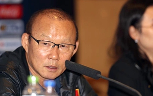 Hãy để HLV Park Hang Seo yên!