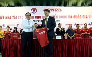 HLV Park Hang Seo trực tiếp 'xem giò' cầu thủ Việt kiều