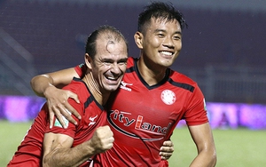 V-League trên mũi giầy ngoại binh