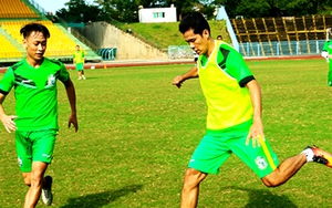 Cầu thủ Cần Thơ phản lưới nhà đã mổ gối 2 lần