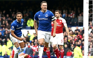 Thua Everton, Arsenal giờ lại lo mất Top 4