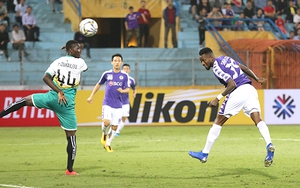 Bóng đá Việt bơi ra biển lớn