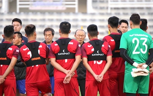 Làm HLV trưởng tuyển Việt Nam rất mệt!