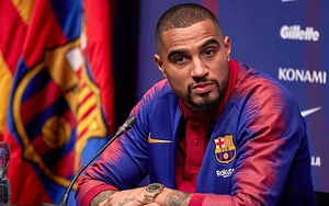 Boateng là đáp án sai cho Barca