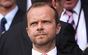M.U không thể tiến xa với Ed Woodward