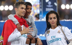 Cristiano Ronaldo: Phút trải lòng hiếm hoi trước dịp Giáng sinh