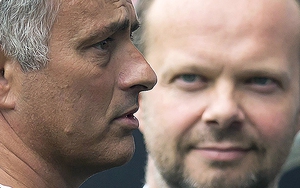Jose Mourinho bị M.U sa thải: Woodward hay Mourinho đã xỏ nhau?