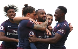 Arsenal thăng hoa, đáng mừng hay lo?