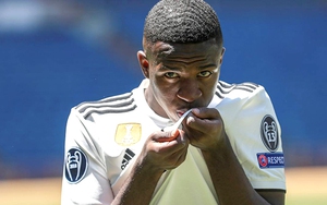 Real Madrid: Vinicius Jr đang từng bước chân tới đội một