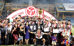 Bóng đá ở quê ông Park có thế này không?