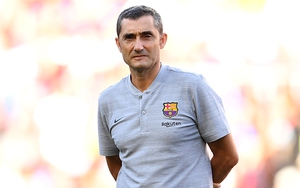 Barcelona: Làm ảo thuật với chính sách quay vòng